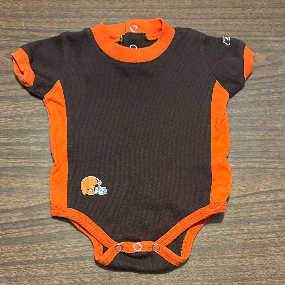NFL X Reebok Cleveland Browns Size 6/9 Month Infant Bodysuit Onesie